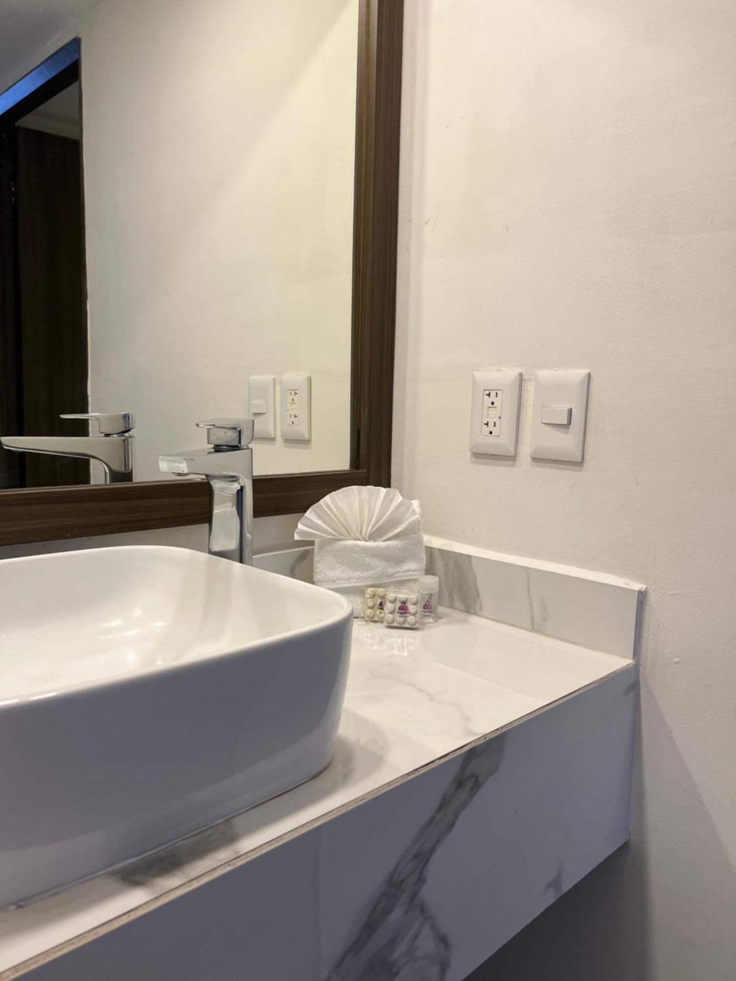 Hotel Bugambilia Hermosillo Ngoại thất bức ảnh