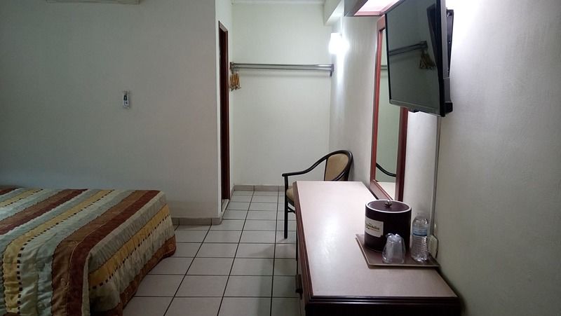 Hotel Bugambilia Hermosillo Ngoại thất bức ảnh