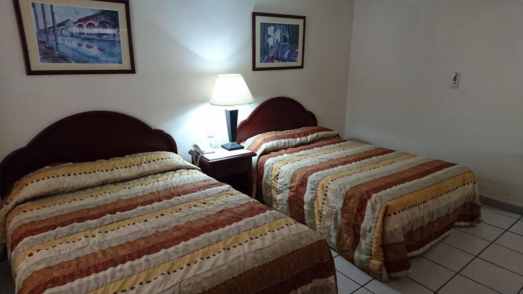 Hotel Bugambilia Hermosillo Ngoại thất bức ảnh
