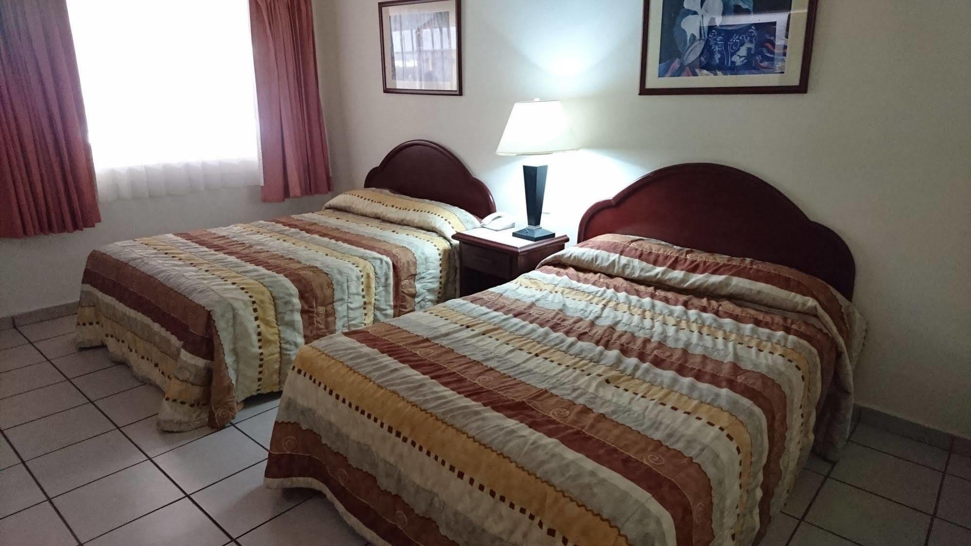 Hotel Bugambilia Hermosillo Ngoại thất bức ảnh