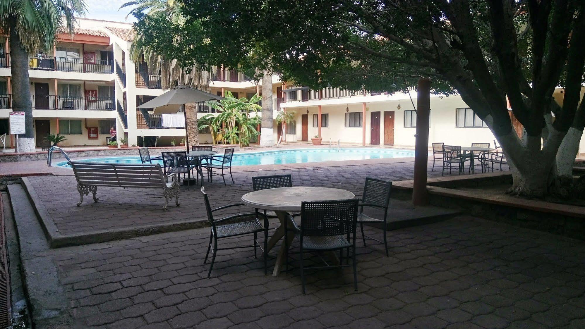Hotel Bugambilia Hermosillo Ngoại thất bức ảnh