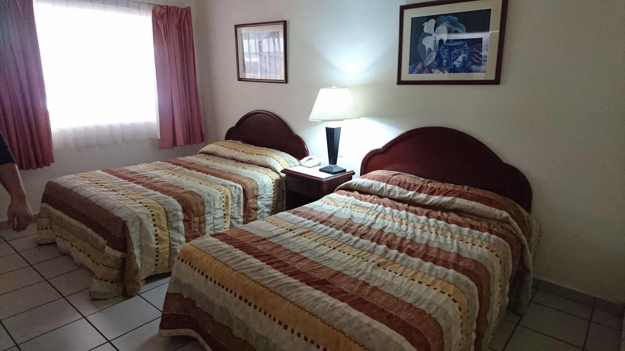 Hotel Bugambilia Hermosillo Ngoại thất bức ảnh